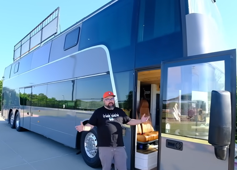Man converts double-decker bus into tiny home that perfectly fits his family of eight