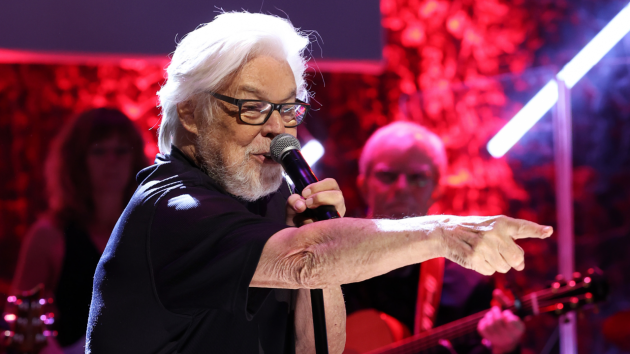 Bob Seger Joins the Eagles for an Unforgettable Reunion Performance