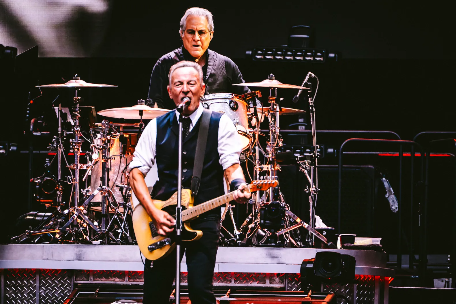 Bruce Springsteen’s Heartbreaking Amsterdam Moment: “I’m Tired” at 75