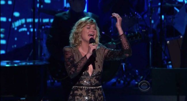 Jennifer Nettles Moves Neil Diamond to Tears With Powerful Kennedy Center Tribute
