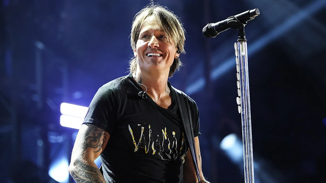 Keith Urban Tells Fans to Chill After Lyric Changes: “Don’t Read Too Much Into It”