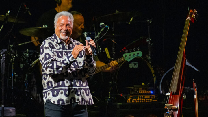 Tom Jones Brings Fans to Tears With Emotional Words: “I’ll Sing Until My Last Breath”