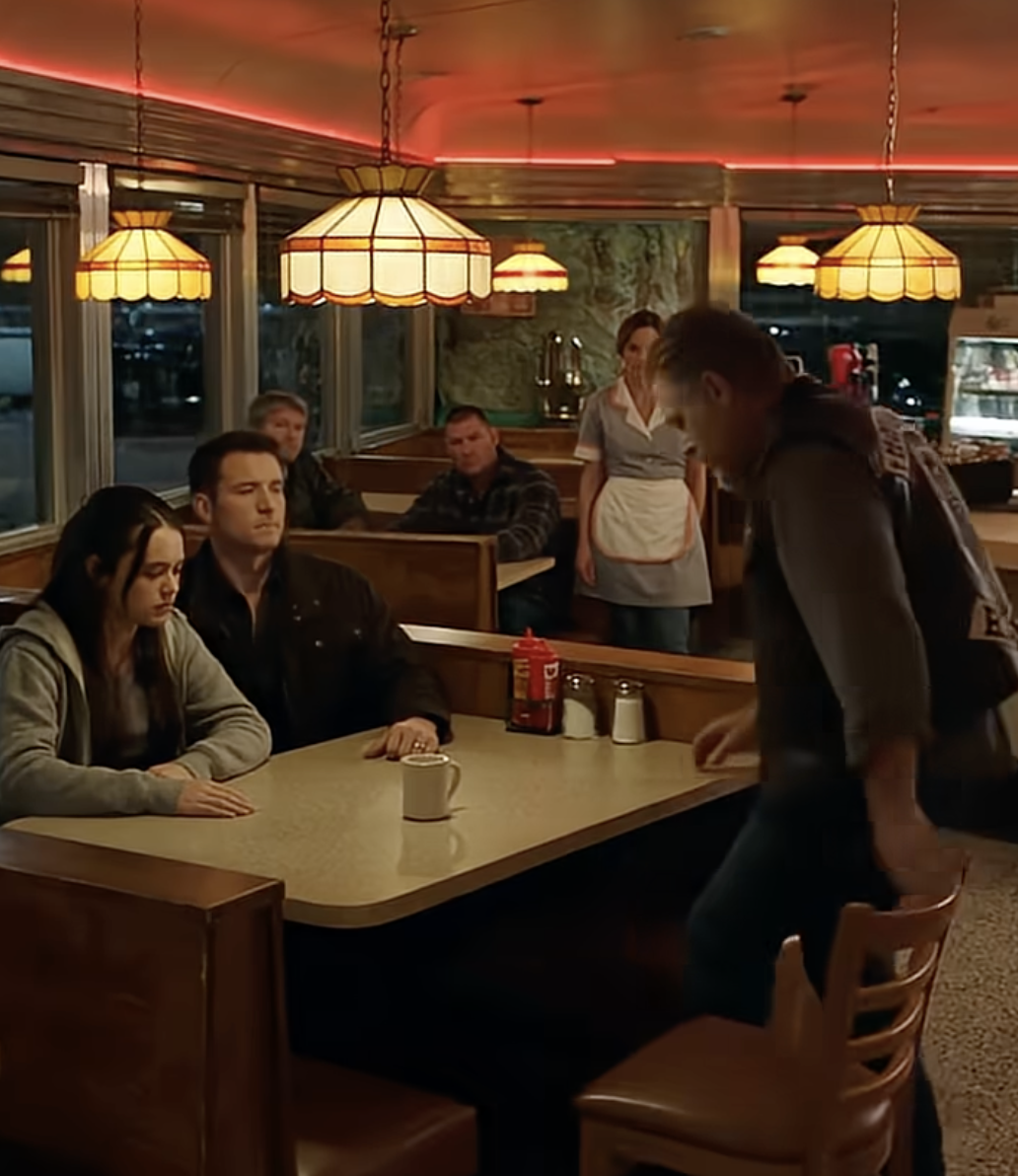 Waitress Folded a Napkin Signal — 22 Bikers Went Silent Outside the Diner